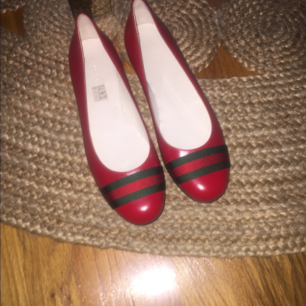 Gucci flat